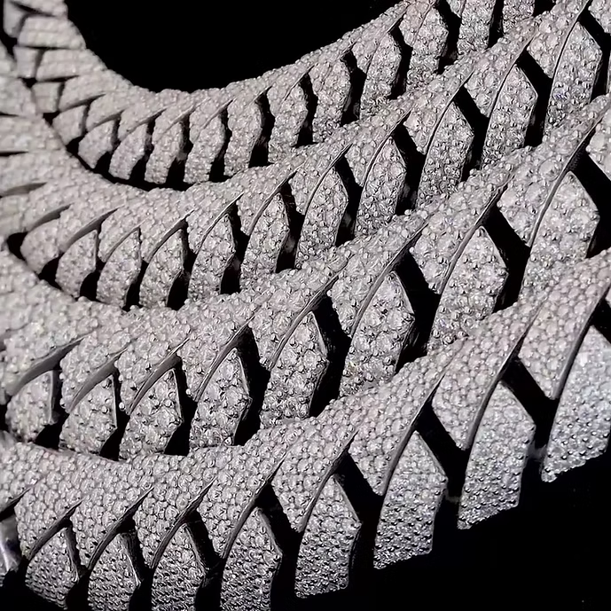VVS Moissanite Cuban Chain