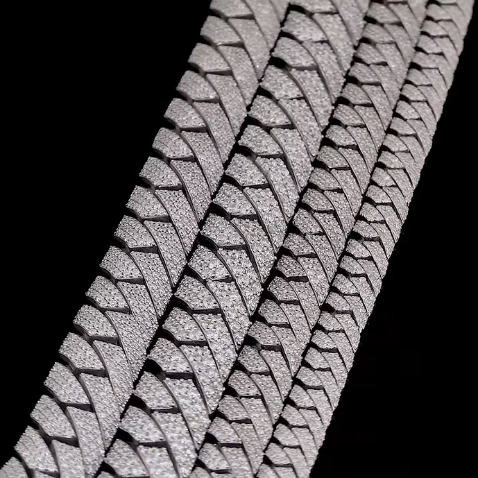 VVS Moissanite Cuban Chain