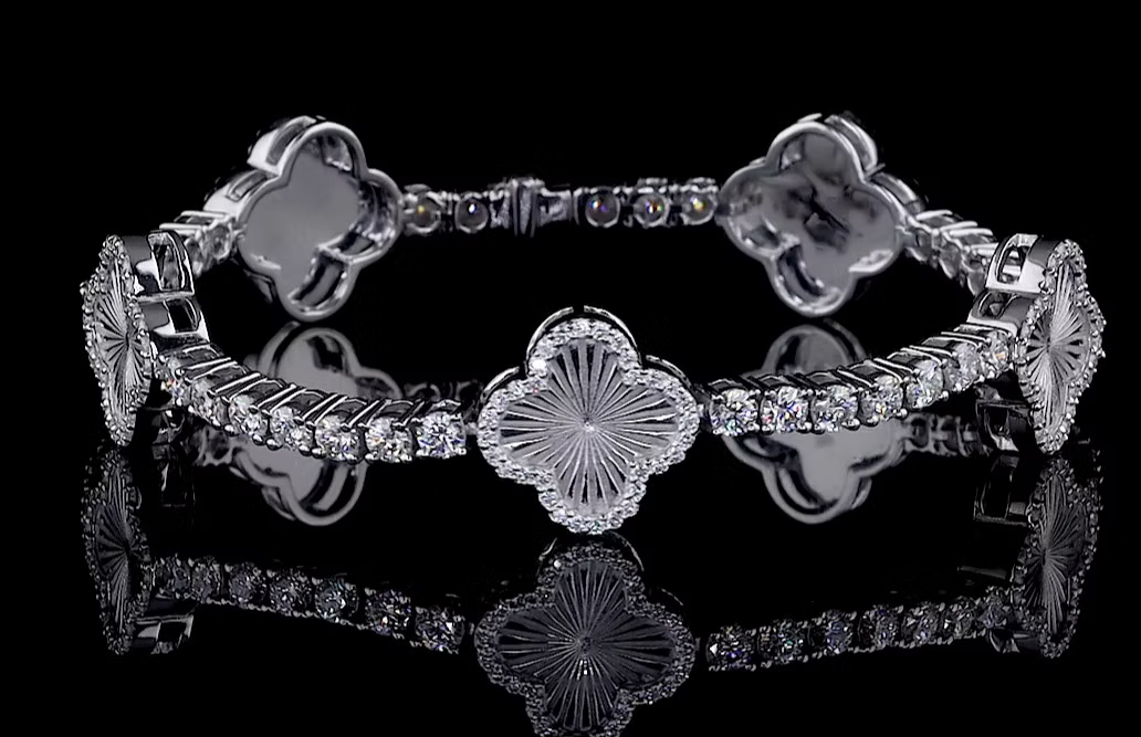 VS Clover Lab Grown Diamond Bracelet