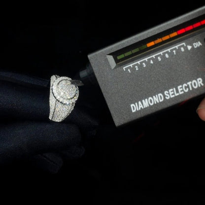 VVS Moissanite Round Pavé Signet Ring