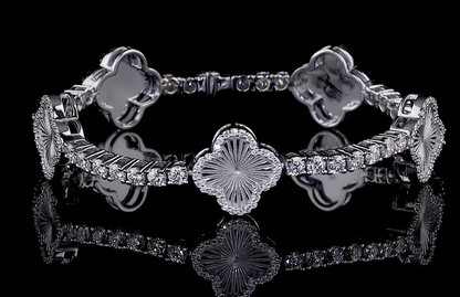 VS Clover Lab Grown Diamond Bracelet