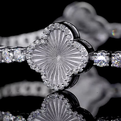 VS Clover Lab Grown Diamond Bracelet