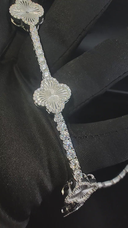 VS Clover Lab Grown Diamond Bracelet