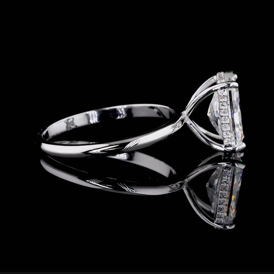 VS Radiant Cut Lab Grown Diamond ring